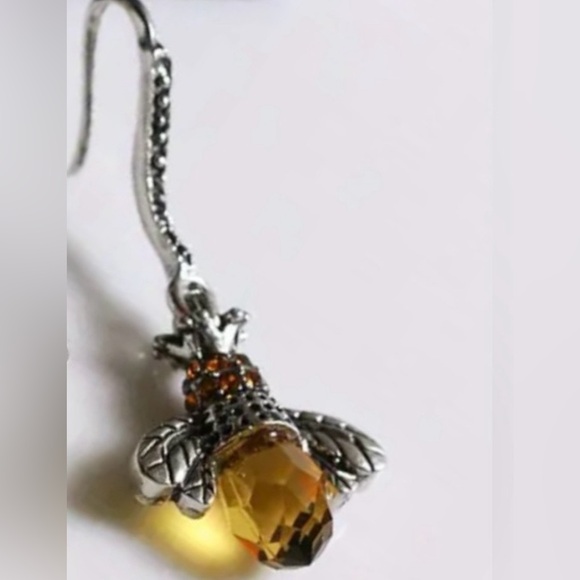 “Amber Abdomen Queen Bee” Faceted Tomenta Bumblebee Honeybee Victorian Earrings - Picture 15 of 16